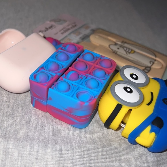 🎀AirPod PRO case🎀 - Picture 3 of 3